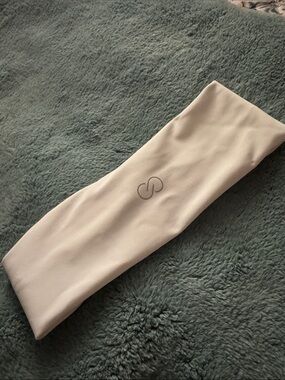 CALIA by Carrie Underwood Light Cream Performance Headband with Subtle Logo